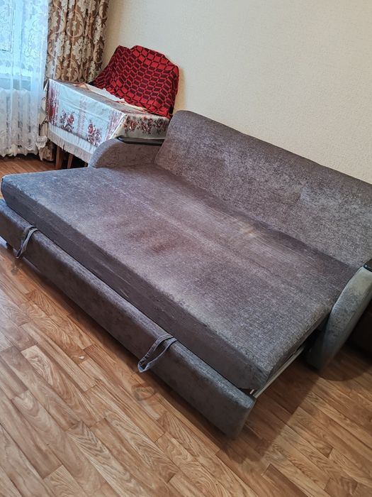 Продам диван с креслом