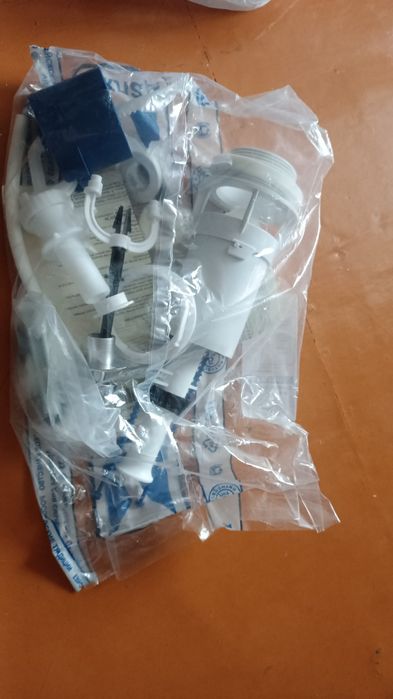 Продам, внутренности для сливного бочка унитаза