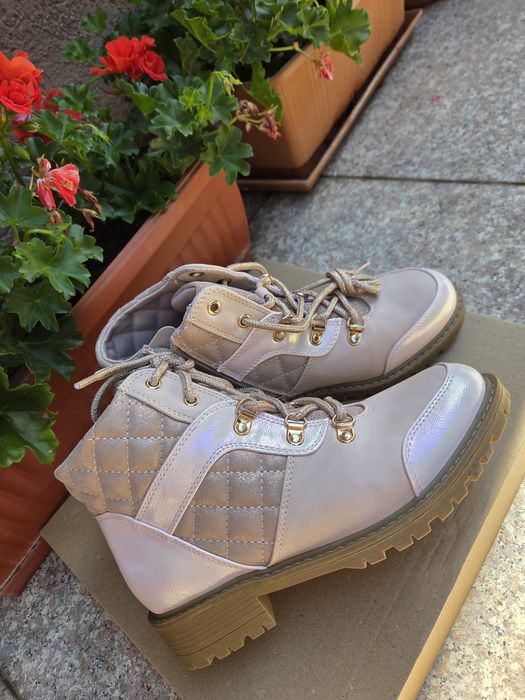 Steve Madden нови боти