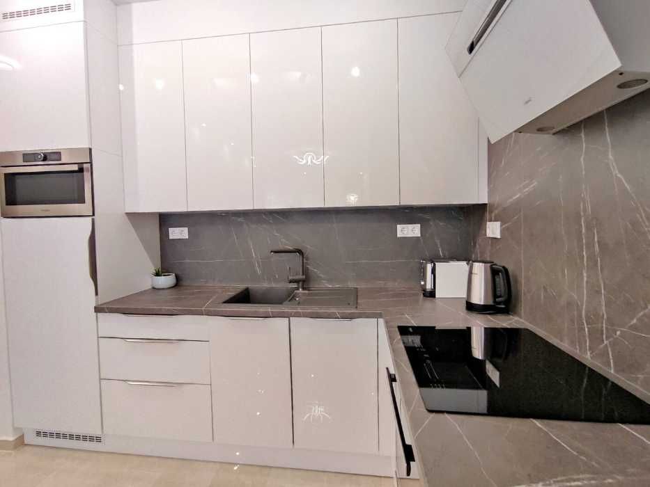 Дава се под наем Двустаен апартамент в Пловдив, Остромила - 60 кв.м за 270.3 € - Снимка #1