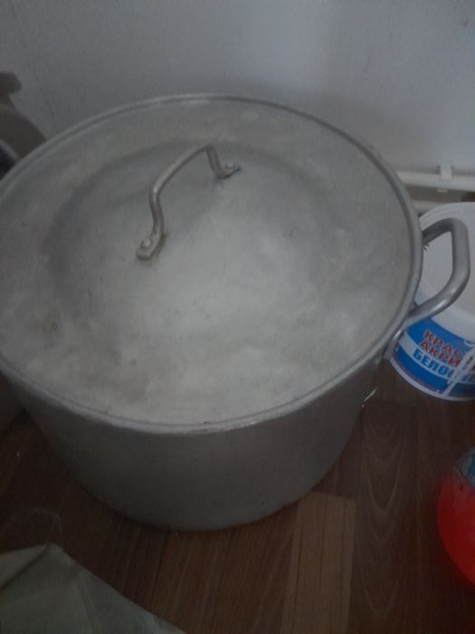 Продам Алюминевую кастрюлю
