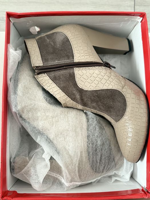 Женские ботинки