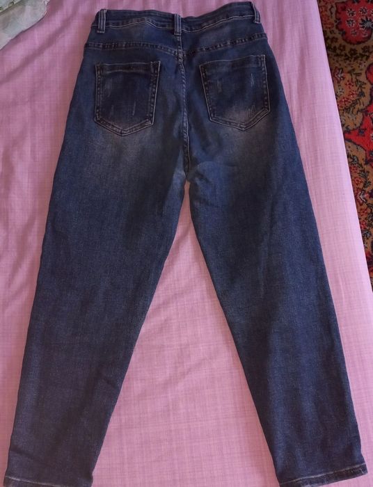 Продам джинсы мом