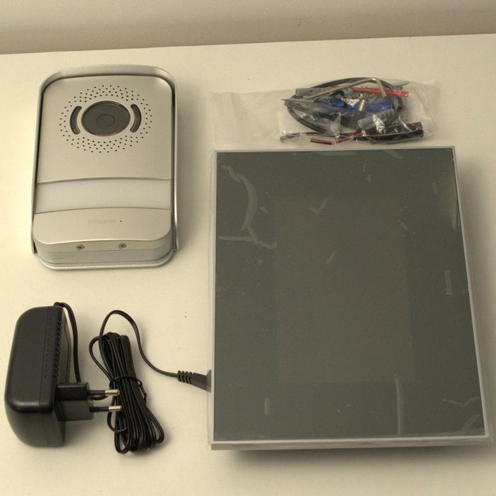 Videointerfon Bticino 317013 Kit   Plug-In 2 fire: Buton Extern