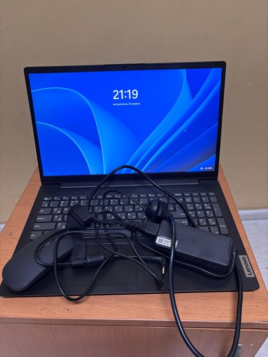 Ноутбук Леново 1000гб