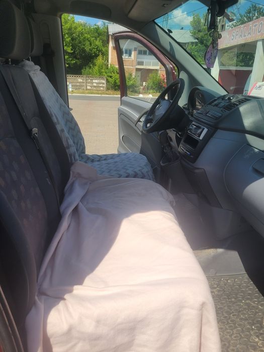 Vând Mercedes vito