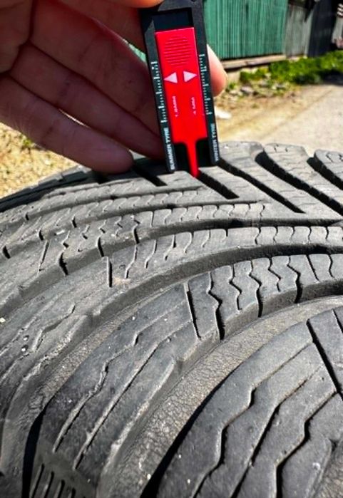 Spre vanzare 3 anvelope iarna Michelin Alpin 5 205/55/16