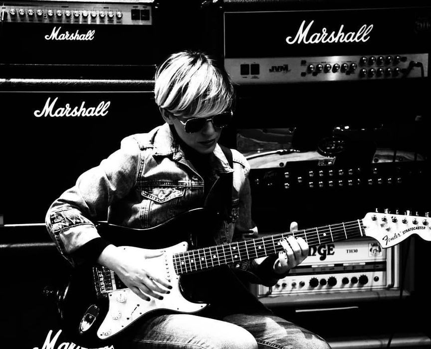 Lectii de chitara/Cursuri de chitara