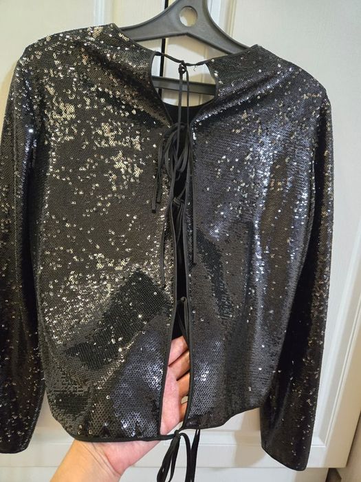 Праздничная блузка с пайетками