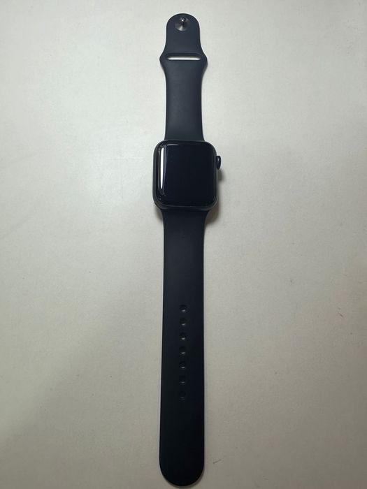 Смарт-часы Apple Watch SE 40 мм черный