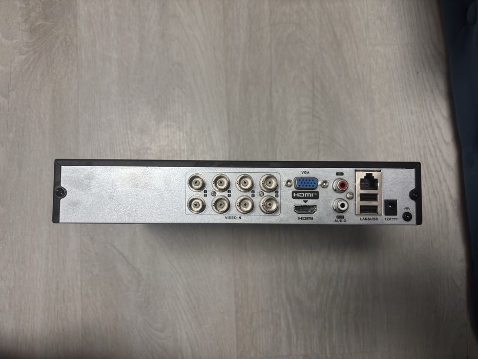 dvr Hikvsion 8 channel cu hdd 2 Tb si sursa