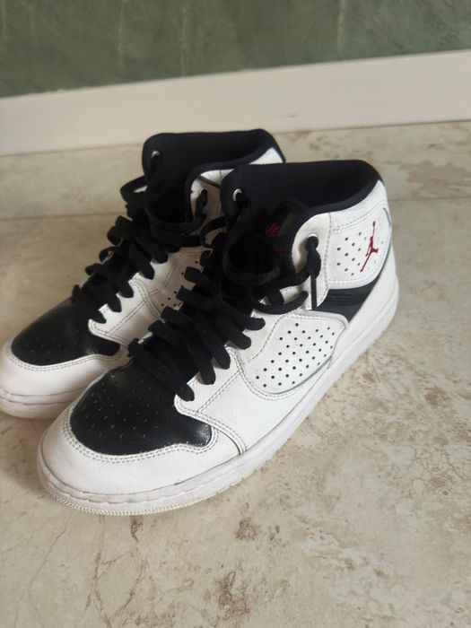Adidasi nike jordan