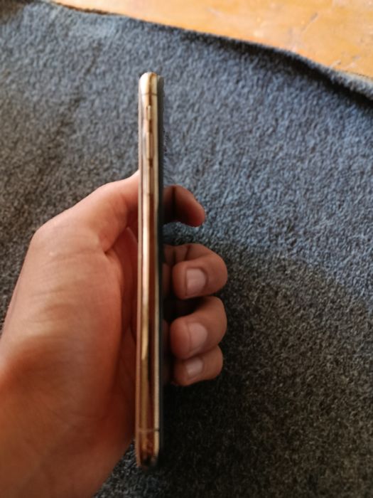 iPhone XS sotiladi
