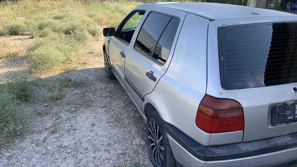 Гольф 3 сойылып жатыр