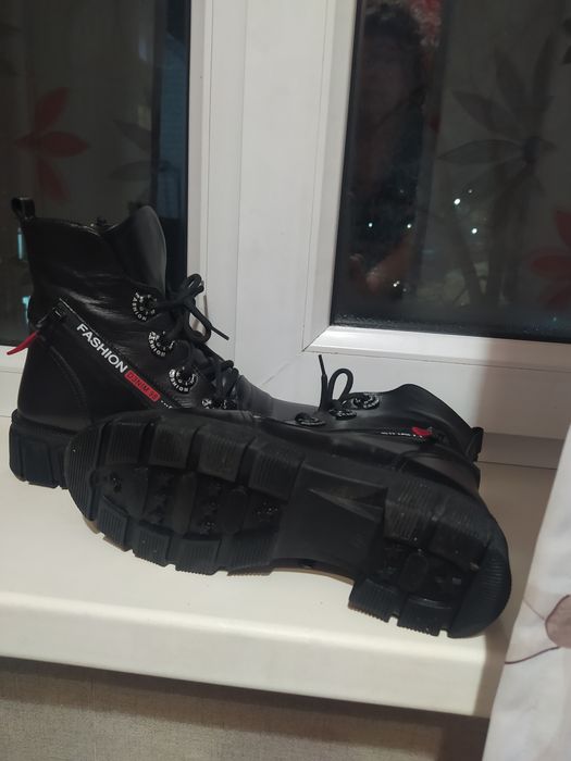 Ботинки женские р 37