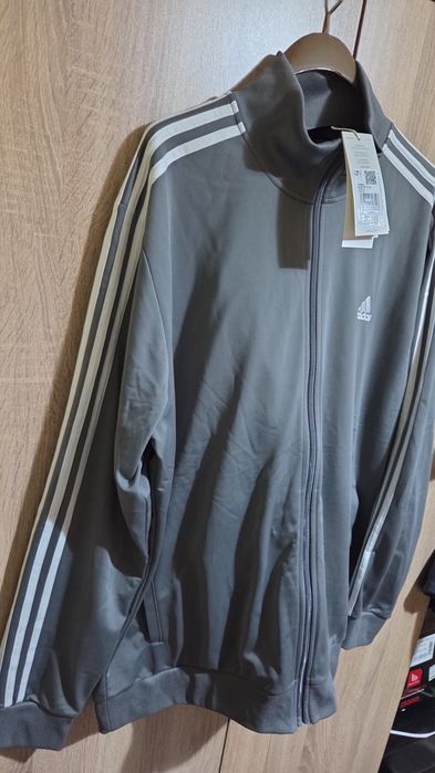 Чисто нов оригинален мъжки екип Adidas
