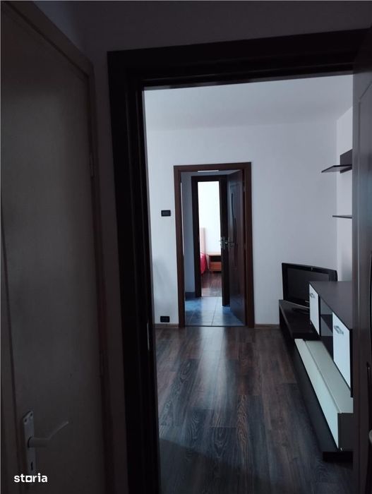 2 camere semidecomandate, Centru