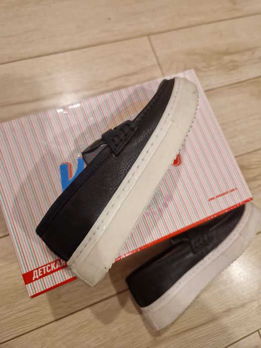 Продаю слипоны для мальчика