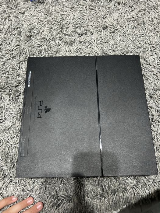 Vand ps 4 in stare inpecabila dau si schimb