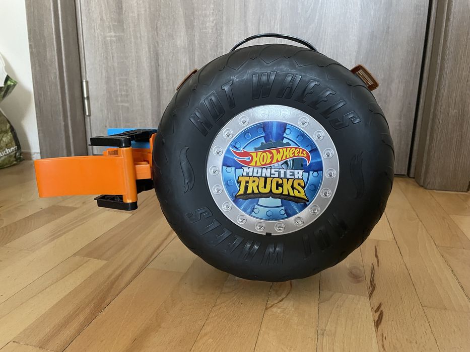 Set de joaca Hot Wheels Monster Trucks - Stunt Tire