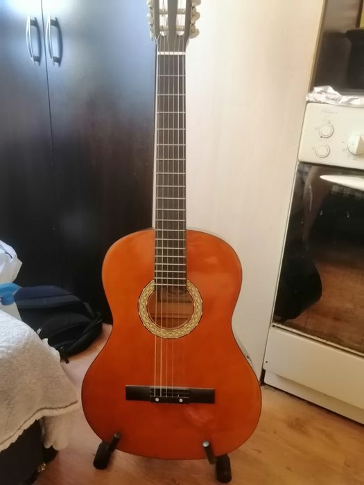 Vând chitara clasica