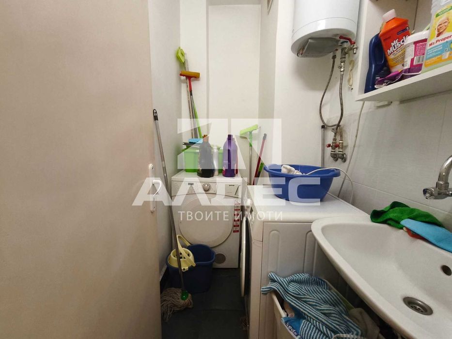 Дава се под наем Тристаен апартамент в София, Център - 115 кв.м за 947.58 € - Снимка #13