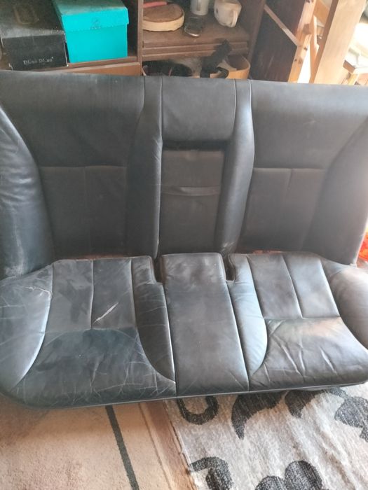 Продам сиденье комплект передние и задний