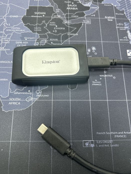 Внешний SSD Kingston SX2000 4T6