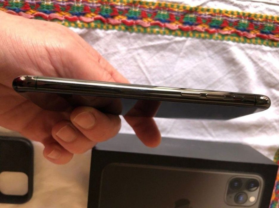 iPhone 11 pro , prim proprietar full box !