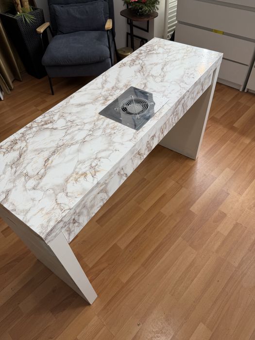 Birou unghii cu aspirator incorporat