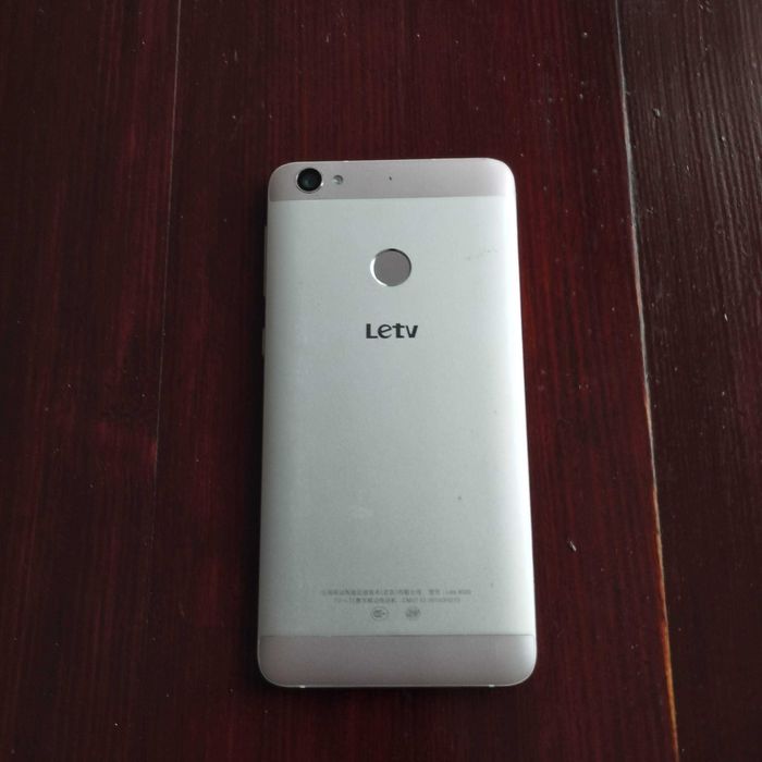 смартфон LeTV модел Le 1s