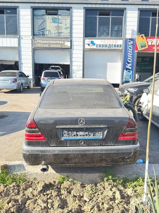 Mercedes benz c202 qora rang