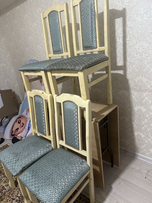 Стол +4 стулья продается за 15 тыс тг