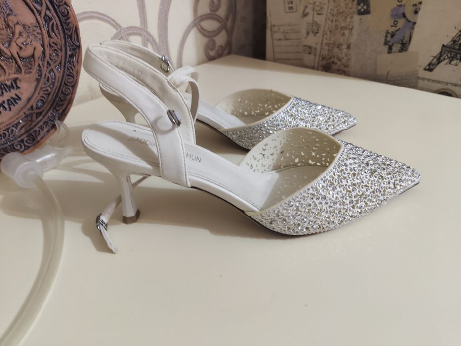 Босоножки женские