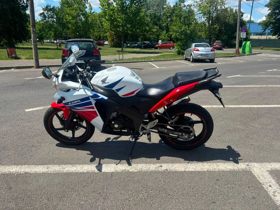Honda CBR 125R 2016