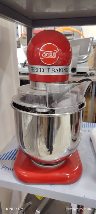 B7 mixer reminli va bez reminli oq qizil va gold ranglari bor