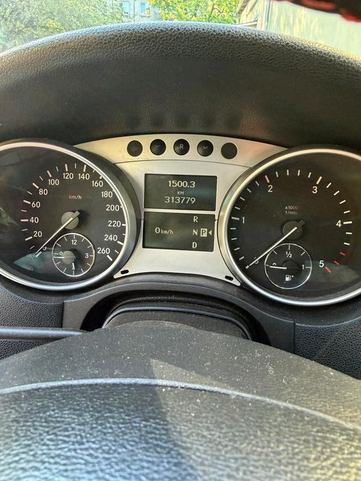 Mercedes ML320 cu fiscal 2008 anul