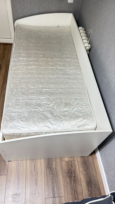 Продаётся кровать