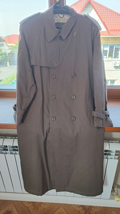 Плащ утеплённый. Новый.