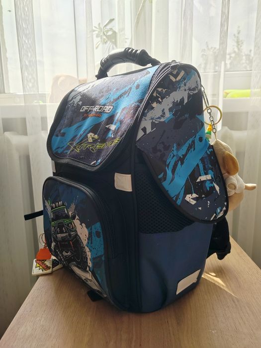 Школьный рюкзак первоклассника