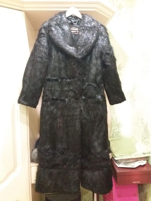 Продам шубу из нутрии. Размер 48-50