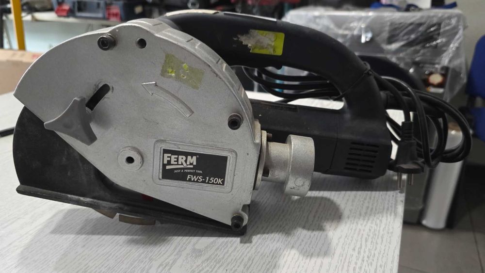 ***ПЕРФЕКТЕН***Машина за рязане на канали FERM DWS-150K
