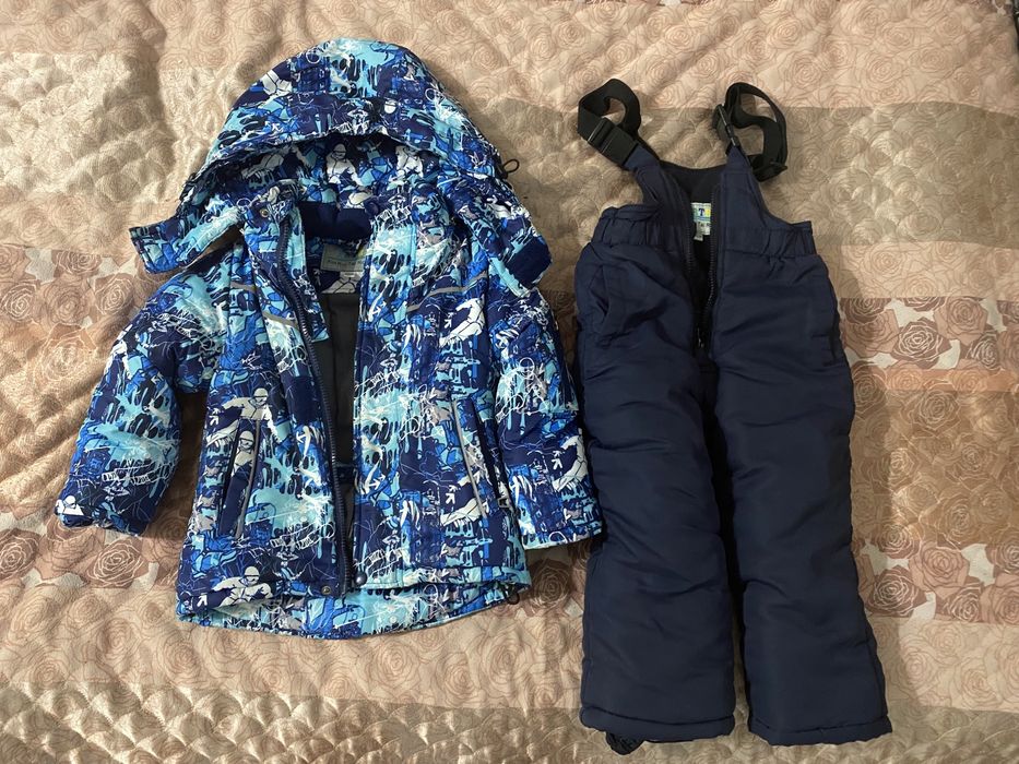 Продам комбинезон на мальчика.