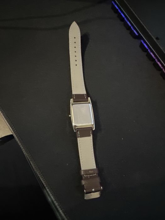 продам часы esse