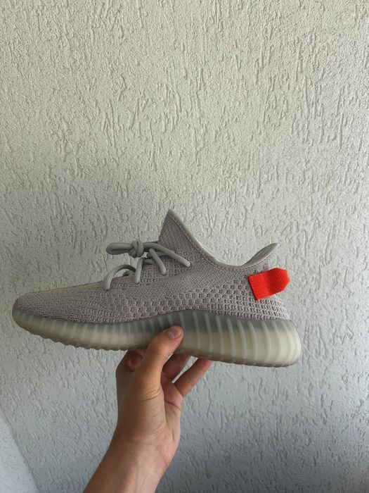 Yeezy Boost 350 V2 Tail Light