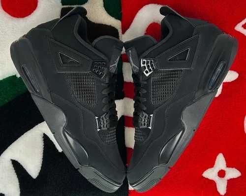 Sneakers Jordan4 Black Cats cu eticheta (nu Nike, Gucci, Adidas, Balenciaga)
