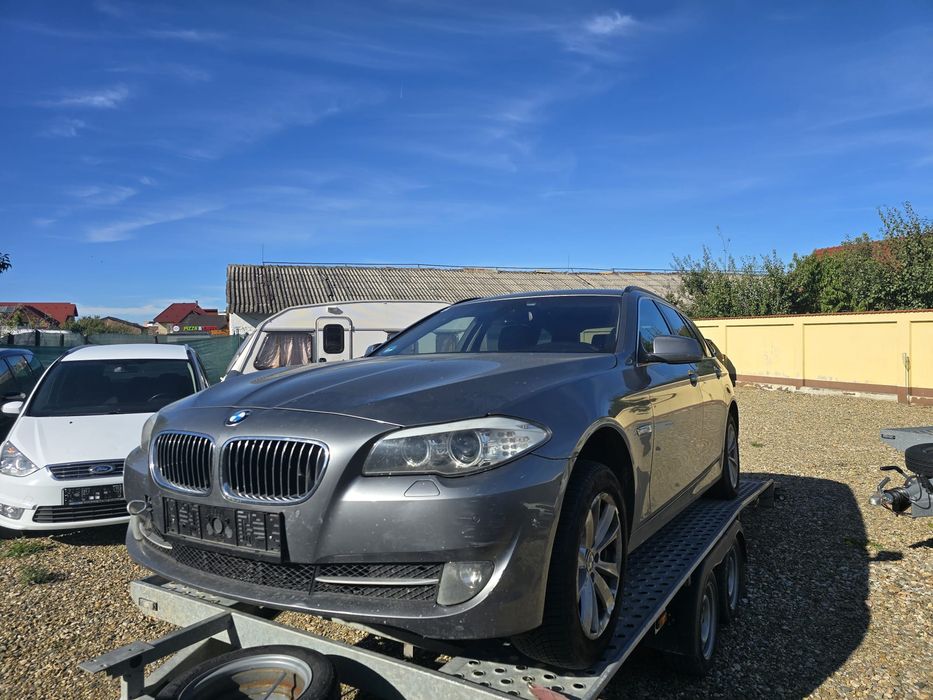 Dezmembrez BMW seria5 F10/F11 530d 530xdrive 258cp(orice piesa,volan s