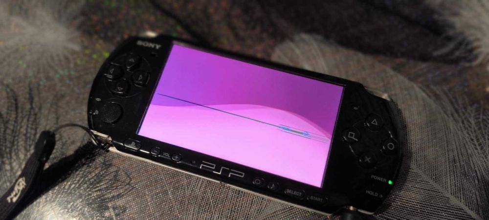 Sony PSP 3004 със зарядно и батерия