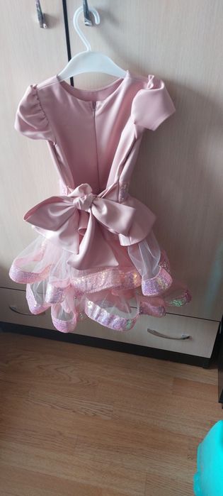 Продам детские нарядные платья