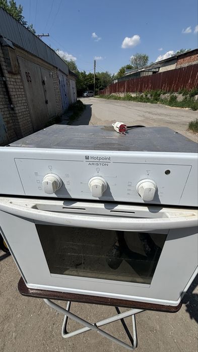 Встраиваемый духовой шкаф.